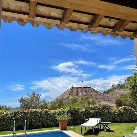 Villa Julia: Tranquil Seaside Retreat With Spectacular Views *