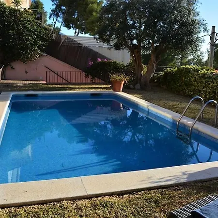 Julia: Tranquil Seaside Retreat With Spectacular Views Villa