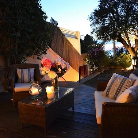 Villa Julia: Tranquil Seaside Retreat With Spectacular Views