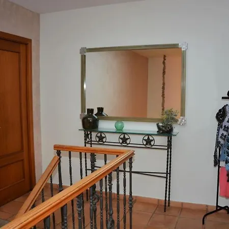 Julia: Tranquil Seaside Retreat With Spectacular Views *